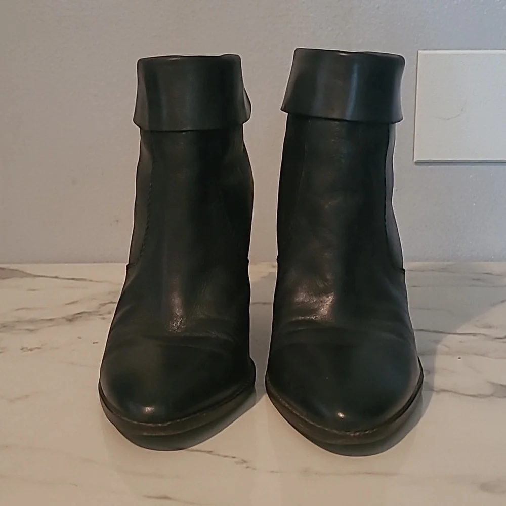 Lucky Brand Nycott Black Leather Heeled Back Zip Ankle Boots Booties 10 Casual